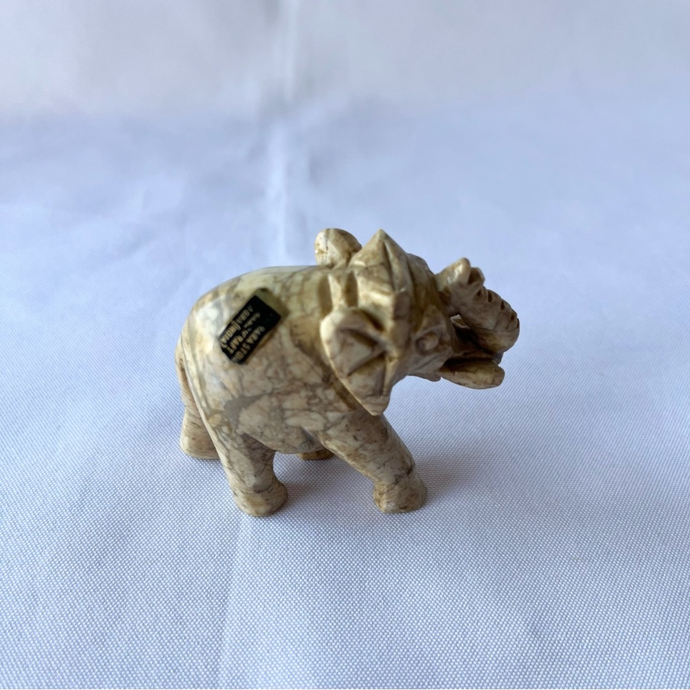 Hand Carved Para Stone Elephant From India - Picture 3 of 7